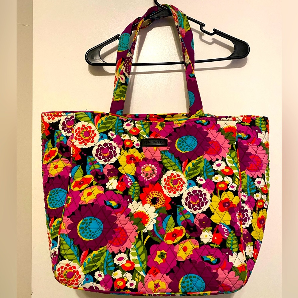 Like-new Vera Bradley tote bag